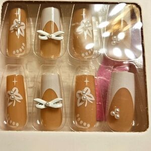 Brand new false nails